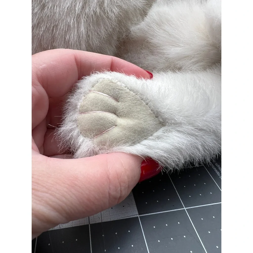 1989 Avanti Applause Jockline  Lying White  Cat Plush 27